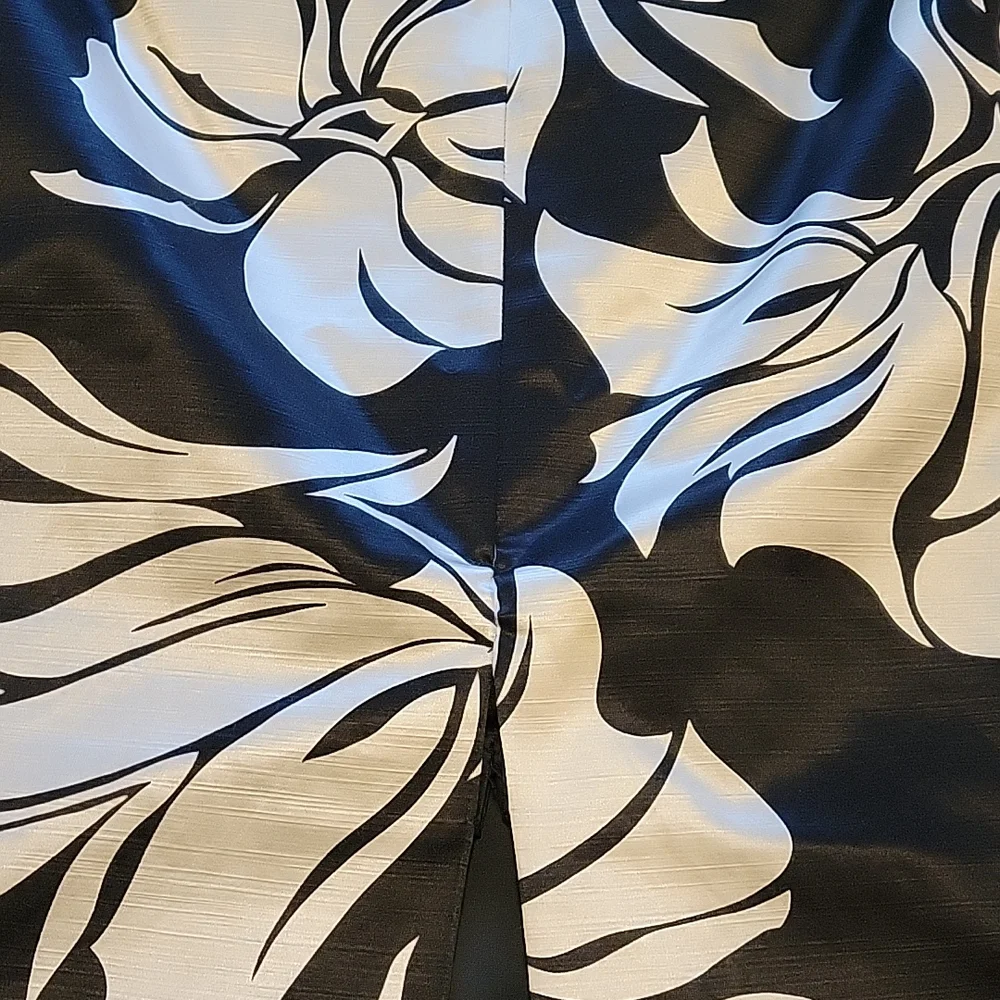 Birch Hill Floral Skirt 14 Black White